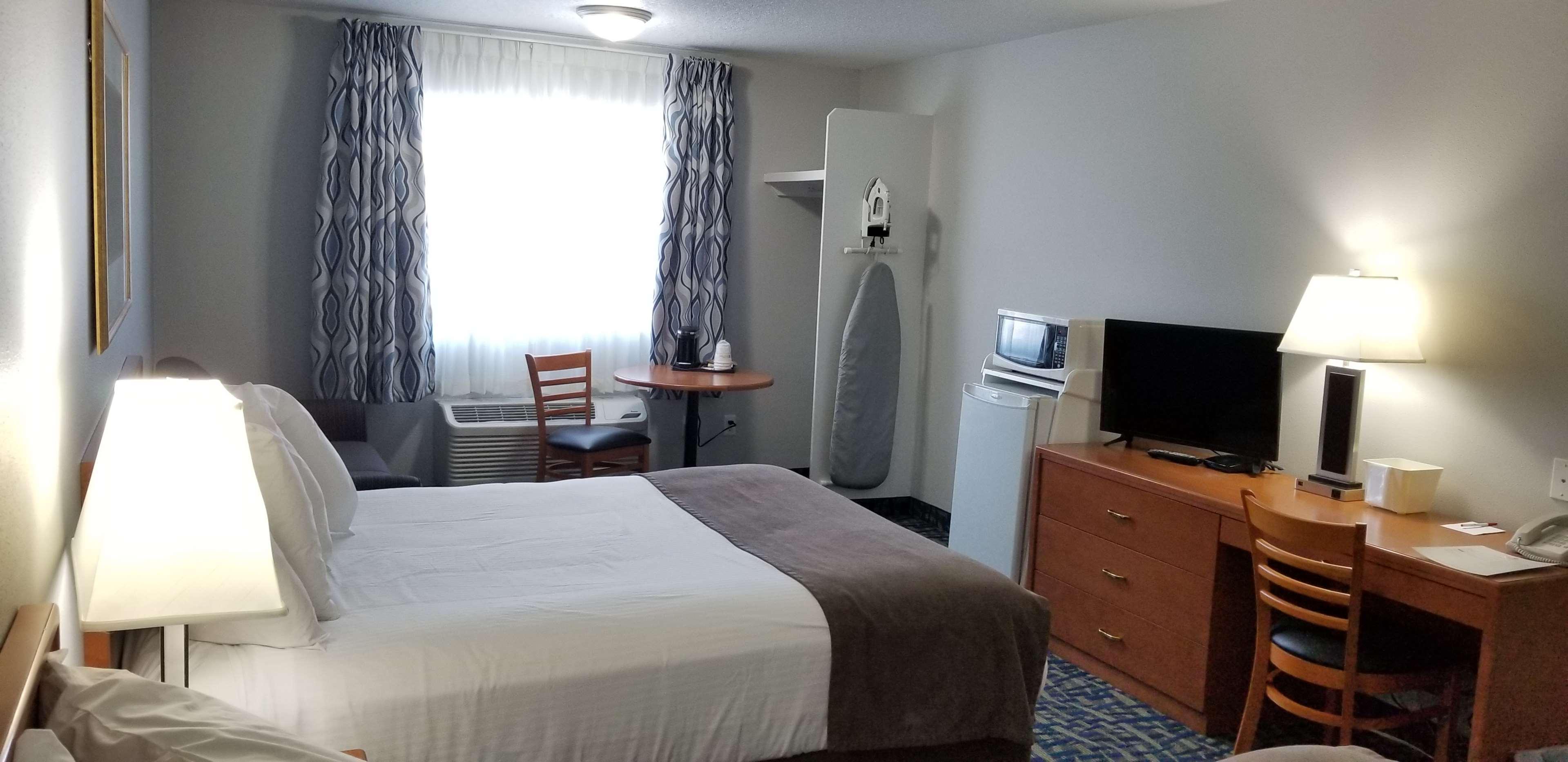 Surestay Plus Hotel By Best Western Lethbridge Esterno foto